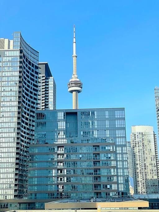 Upscale Downtown Toronto Condos By Cn Tower Exterior photo
